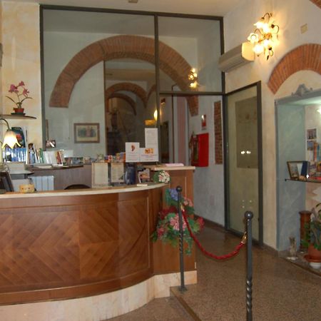 Hotel Leonardo Pisa Esterno foto