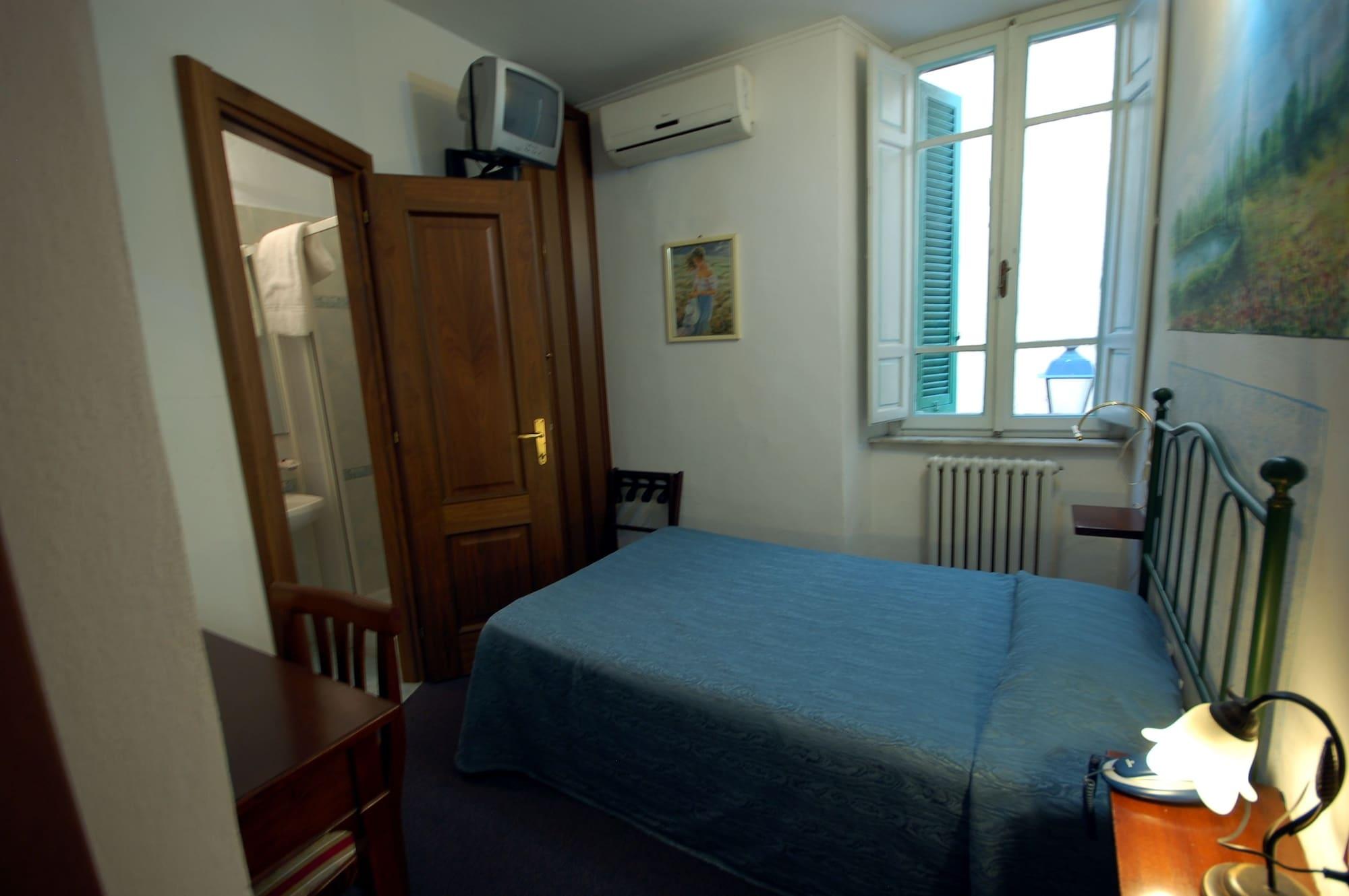 Hotel Leonardo Pisa Esterno foto