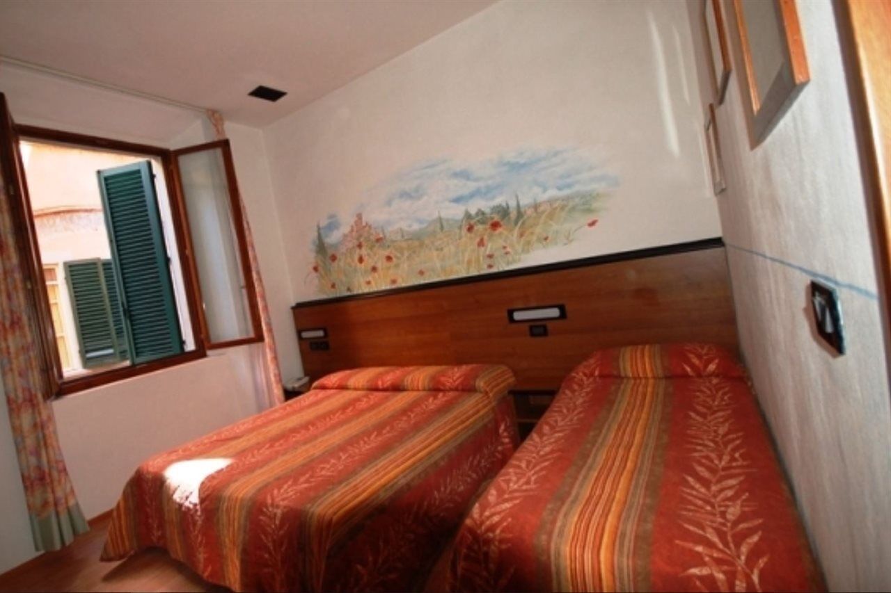 Hotel Leonardo Pisa Esterno foto